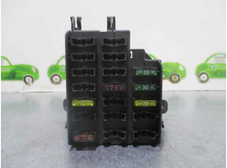 Recambio de caja reles / fusibles para mercedes-benz clase c (w202) berlina 2.8 24v cat referencia OEM IAM 2025451401 897079000 