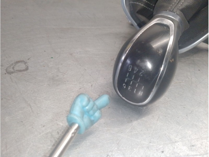 Recambio de palanca cambio para opel meriva b monospace (s10) 1.4 (75) referencia OEM IAM 55596747 738473 