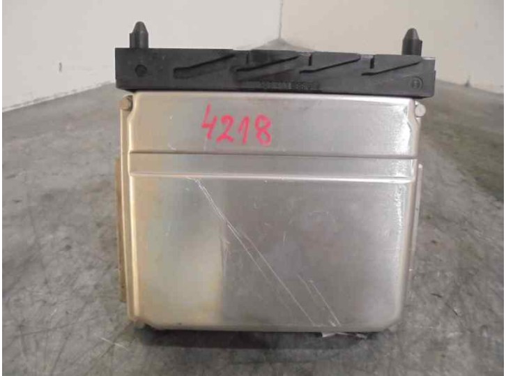 Recambio de centralita motor uce para volvo s60 berlina 2.4 diesel cat referencia OEM IAM 08677708A 0281010319 BOSCH