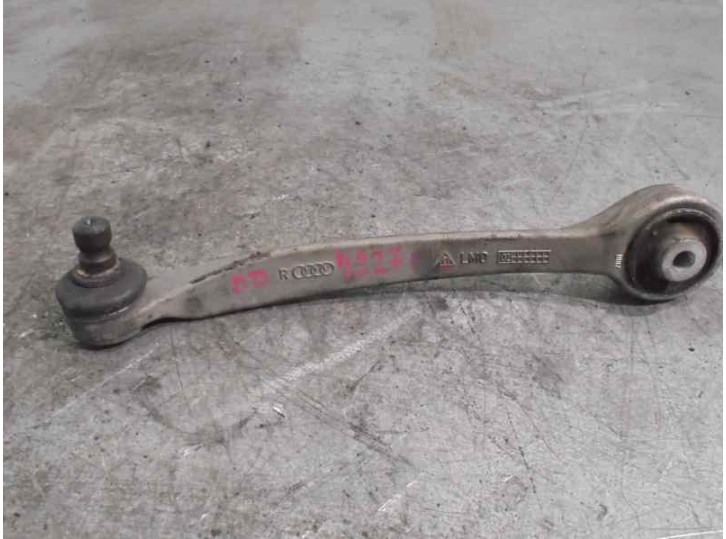 Replacement front right upper suspension arm for Volkswagen Passat saloon (3B3) 1.9 TDI OEM IAM reference 02208208