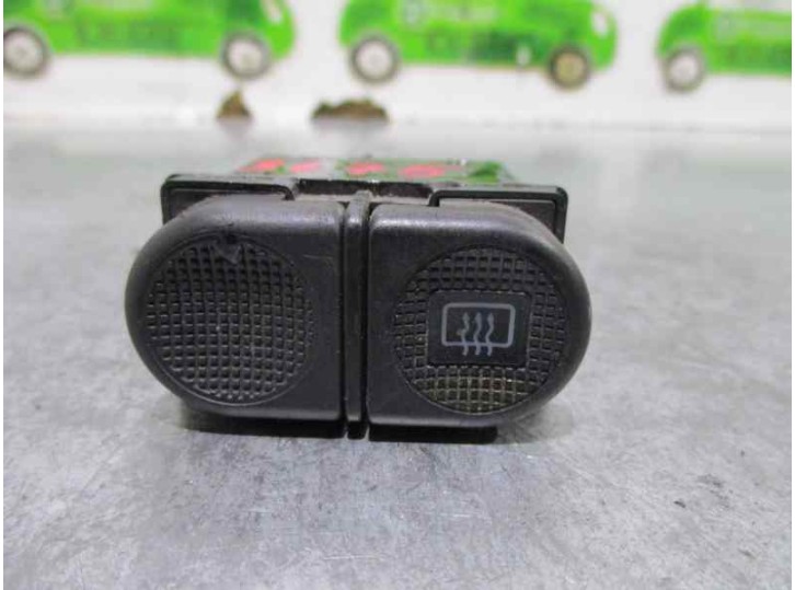 Replacement rear window button for Seat Alhambra (7V8) 1.9 TDI OEM IAM reference 