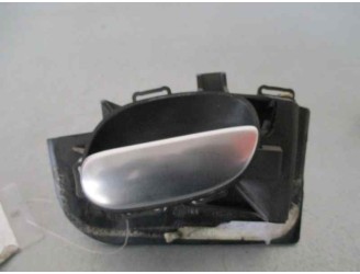 Replacement right front interior door handle for Peugeot 206 SW 2.0 HDI CAT OEM IAM reference BOX 1 