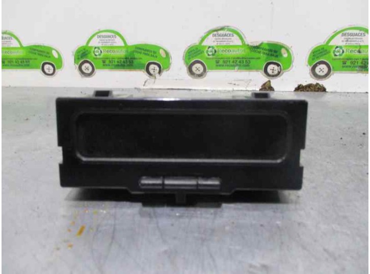 Recambio de pantalla multifuncion para renault megane grand tour 1.9 referencia OEM IAM 8200107839 216676711 SAGEM