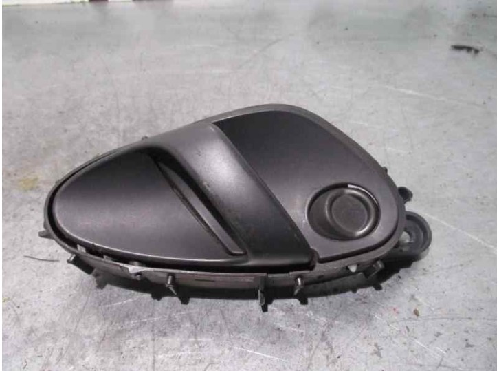 Replacement front right interior door handle for Citroën Xsara sedan 2.0 HDi CAT (RHY / DW10TD) OEM IAM reference 962320007