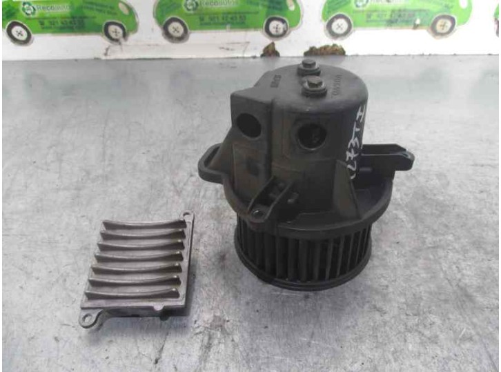 Replacement of heater motor for Volvo XC90 2.4 diesel cat OEM IAM reference 983469U 