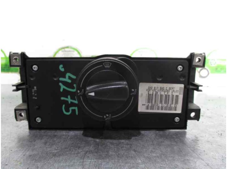 Replacement heating / air conditioning control unit for Seat Cordoba saloon (6k2) 1.4 16v OEM IAM reference 6K0819045E 030749E