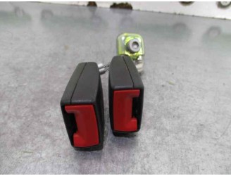 Recambio de enganche cinturon para volkswagen golf v berlina (1k1) 1.9 tdi referencia OEM IAM 1K0857739D TRA IZQ Y CENTRAL 5 PUE