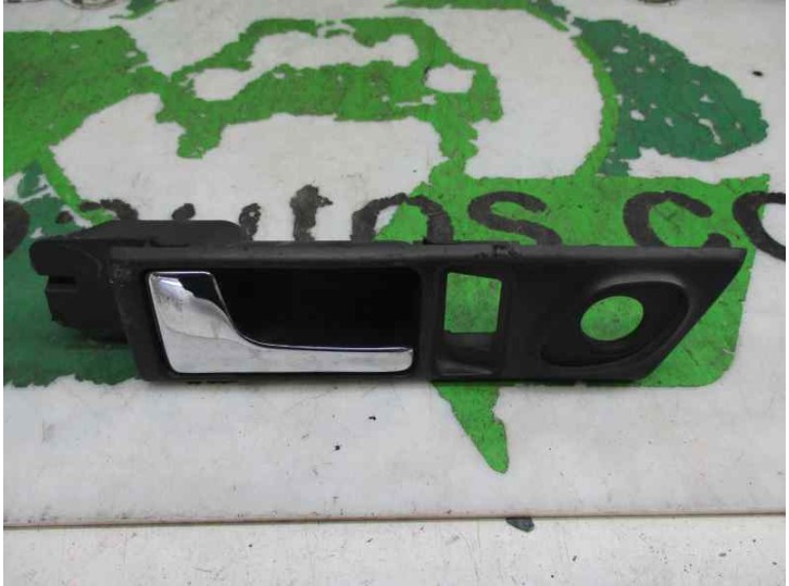 Recambio de maneta interior trasera izquierda para audi 100 berlina (c4) 2.6 v6 cat (abc) referencia OEM IAM CAJA 7 