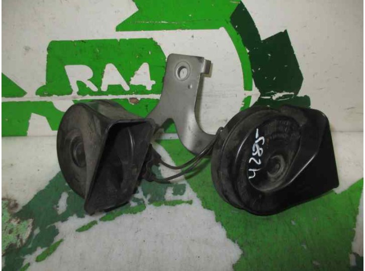 Replacement horn for Renault Vel Satis (BJ0) 2.0 16V Turbo OEM IAM reference 