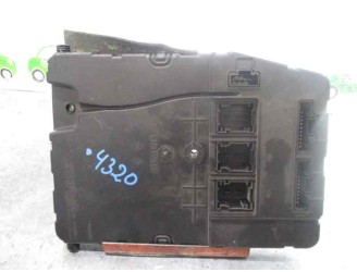 Recambio de caja reles / fusibles para renault megane ii berlina 5p 1.5 dci diesel referencia OEM IAM 8200351182 S118400150C SIE