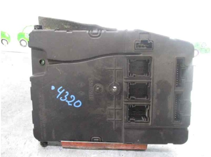 Recambio de caja reles / fusibles para renault megane ii berlina 5p 1.5 dci diesel referencia OEM IAM 8200351182 S118400150C SIE