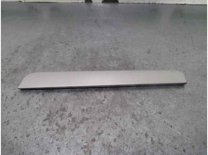 Recambio de embellecedor para mercedes-benz clase slk (w171) roadster 1.8 cat referencia OEM IAM A1716800471 