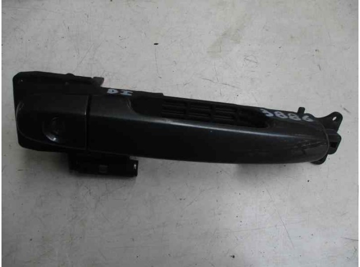 Replacement front left exterior door handle for Toyota Corolla (E12) 1.6 16V OEM IAM reference BOX 5 