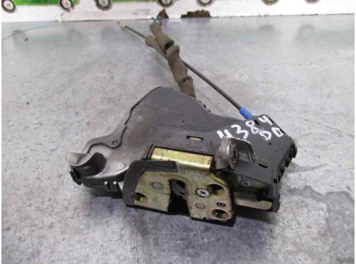 Replacement right front door lock for Toyota Corolla Verso (R1) 2.2 turbodiesel cat OEM IAM reference 5 DOORS