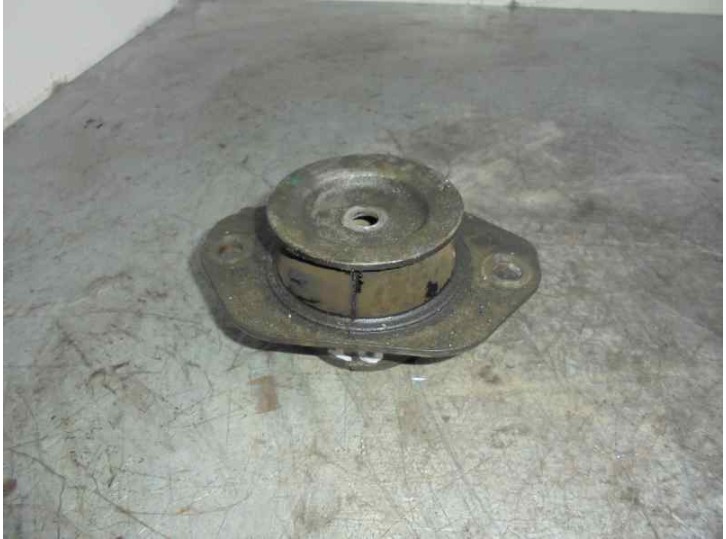 Recambio de soporte motor izquierdo para renault master ii phase 2 caja cerrada 2.5 diesel referencia OEM IAM 
