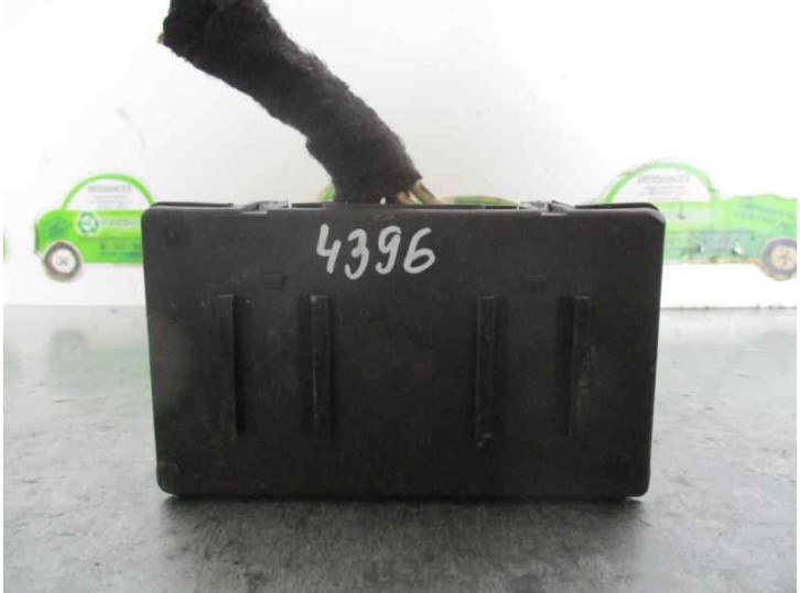 Recambio de caja reles / fusibles para citroën c4 coupe lx referencia OEM IAM 9632229480 97086100 