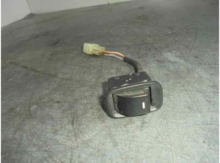 Recambio de mando elevalunas trasero derecho para tata indica 1.4 referencia OEM IAM 