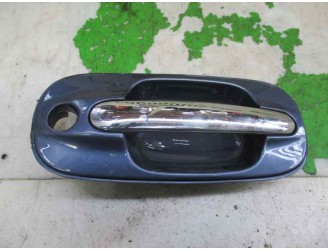 Replacement front right exterior door handle for Hyundai Trajet (FO) 2.0 CRDi CAT OEM IAM reference 826603A030 