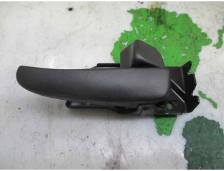 Replacement front right interior door handle for Hyundai Trajet (FO) 2.0 CRDi CAT OEM IAM reference 826203A000AX 