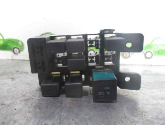 Recambio de caja reles / fusibles para mitsubishi santamo (hyundai) santamo confort referencia OEM IAM 91101M2150 8924152 