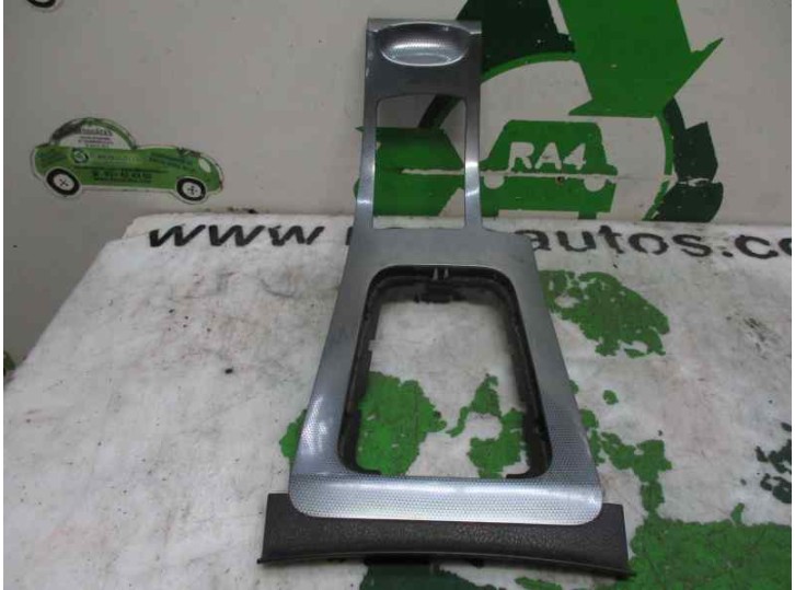 Recambio de embellecedor cuadro para audi a4 berlina (b5) 1.8 referencia OEM IAM   