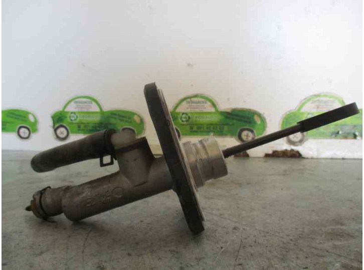 Recambio de bomba embrague para hyundai i30 1.4 cat referencia OEM IAM 