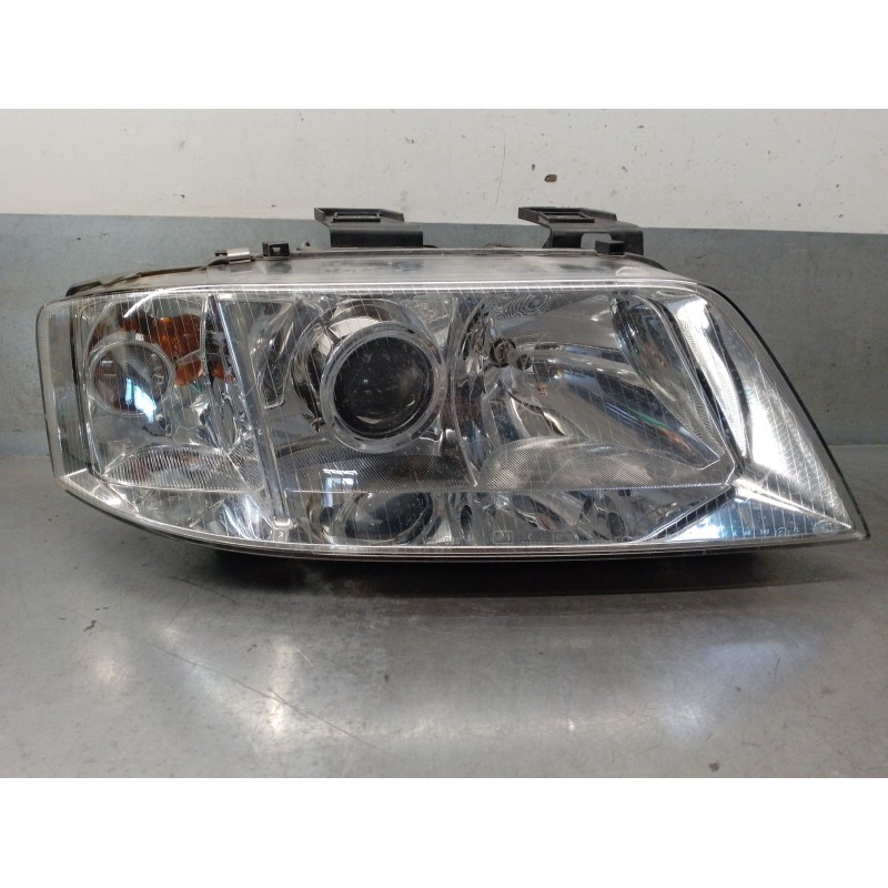 Recambio de faro derecho para audi a6 c5 (4b2, 4b4) 2.5 tdi referencia OEM IAM 4B0941030K  