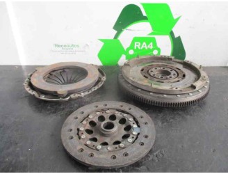 Recambio de kit embrague para mercedes-benz clase c (w202) berlina 2.0 16v cat referencia OEM IAM 0142505103 0142505103 LUK