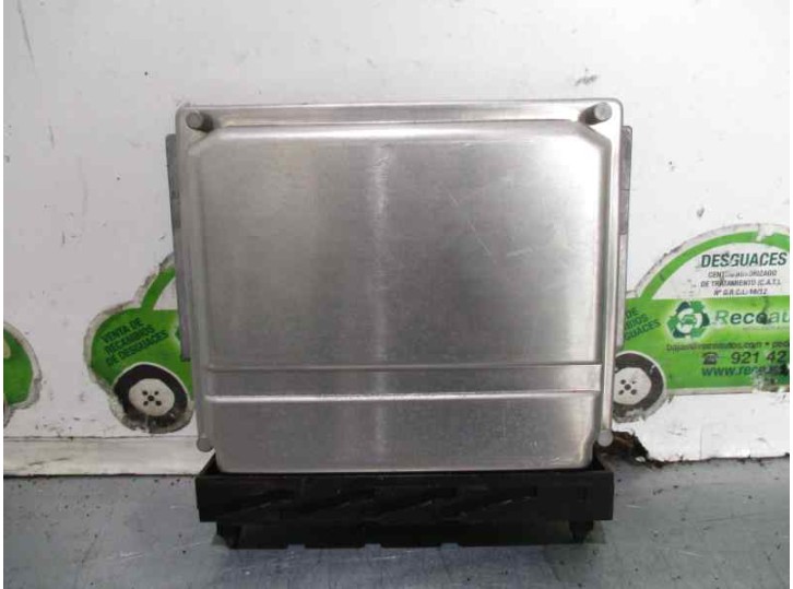 Recambio de centralita motor uce para volvo v70 familiar 2.5 turbodiesel referencia OEM IAM 09496667A 0281001776 BOSCH