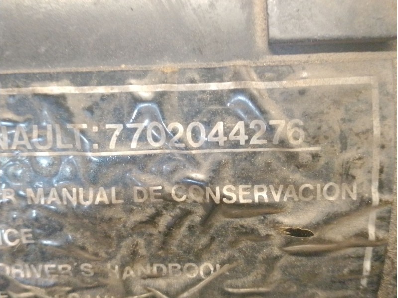 Recambio de carcasa filtro de aire para renault 12 familiar gtl 847-98 referencia OEM IAM 7702044276  