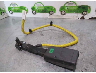 Recambio de enganche cinturon para hyundai i30 1.4 cat referencia OEM IAM 09040813 09040813 5 PUERTAS