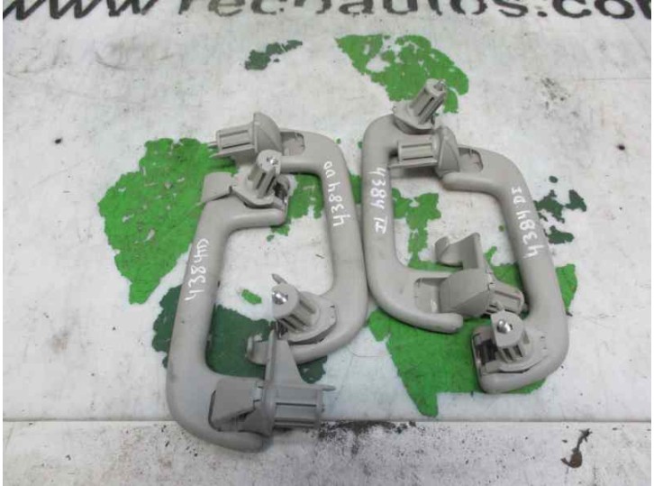 Recambio de maneta interior delantera izquierda para toyota corolla verso (r1) 2.2 turbodiesel cat referencia OEM IAM 