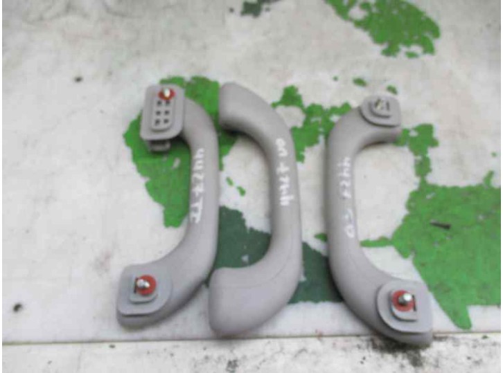 Recambio de maneta interior delantera derecha para hyundai i30 1.4 cat referencia OEM IAM   