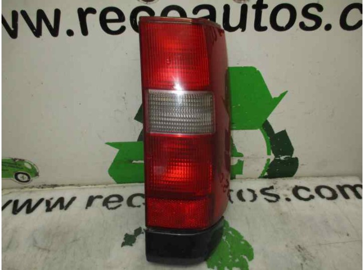Replacement rear right tail light for Volvo V70 estate 2.0 CAT OEM IAM reference LOWER