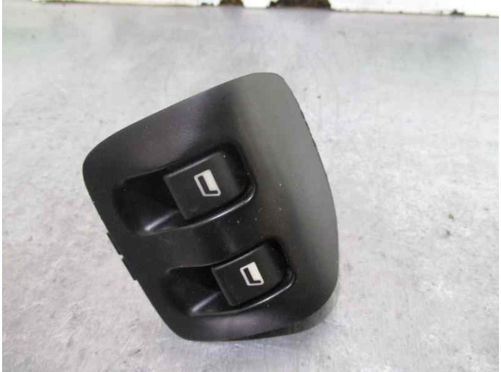 Recambio de mando elevalunas delantero izquierdo para peugeot 206 berlina xt referencia OEM IAM 