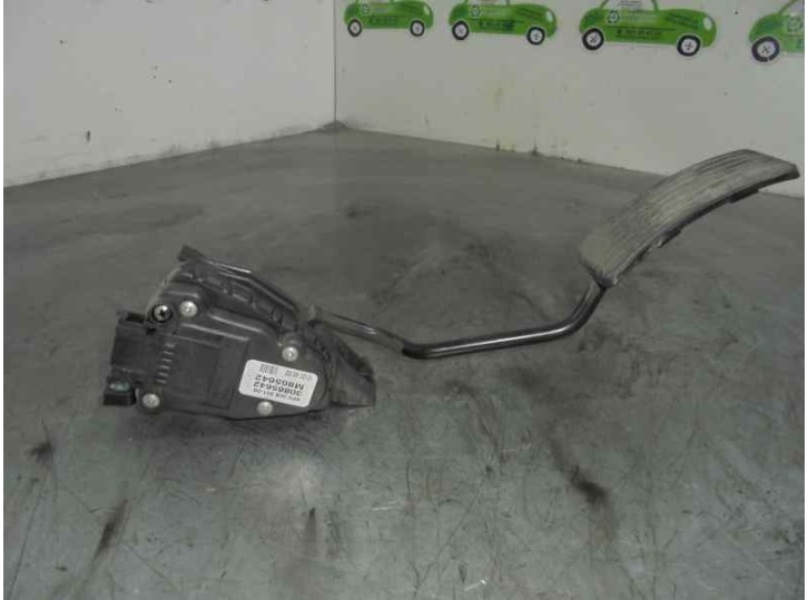 Recambio de potenciometro pedal para volvo v40 familiar 1.9 diesel cat referencia OEM IAM 30865642 M86542 HELLA