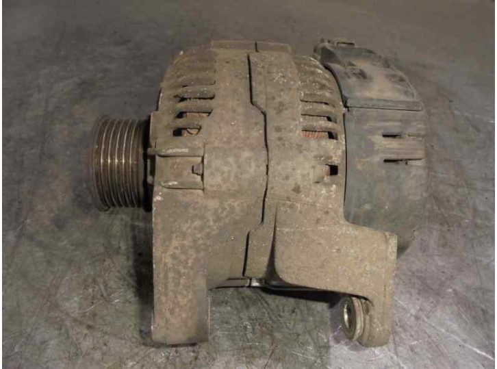 Recambio de alternador para nissan micra (k11) 1.0 16v cat referencia OEM IAM 2310054B61 0120335008 BOSCH