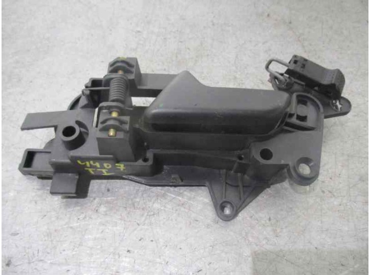 Replacement rear left interior door handle for Citroën Xantia sedan 2.0 HDi CAT (RHY / DW10TD) OEM IAM reference 96106800