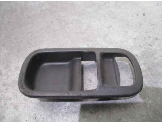 Recambio de embellecedor para nissan terrano/terrano.ii (r20) 2.7 turbodiesel referencia OEM IAM  CAJA 7 