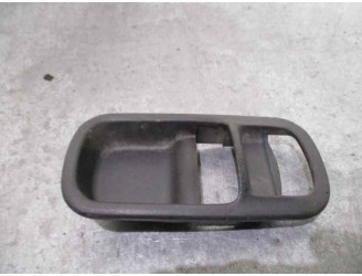 Recambio de embellecedor para nissan terrano/terrano.ii (r20) 2.7 turbodiesel referencia OEM IAM CAJA 7 