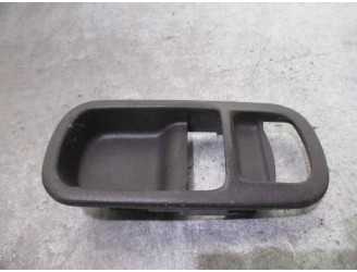 Recambio de embellecedor para nissan terrano/terrano.ii (r20) 2.7 turbodiesel referencia OEM IAM CAJA 6 