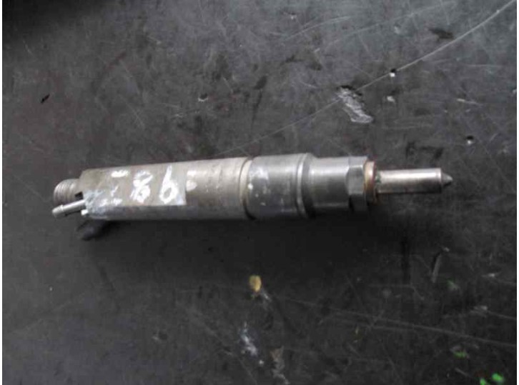 Replacement injector for Volkswagen Golf III Saloon (1H1) 1.9 TDI OEM IAM reference 028130201T KBEL58P144 