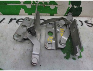 Hood hinge replacement for Citroën Xsara sedan 1.9 turbodiesel OEM IAM reference 