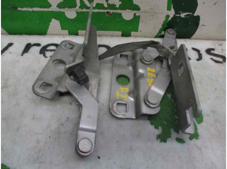 Hood hinge replacement for Citroën Xsara sedan 1.9 turbodiesel OEM IAM reference 