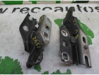 Hood hinge replacement for Citroën Xsara sedan 2.0 HDi OEM IAM reference 