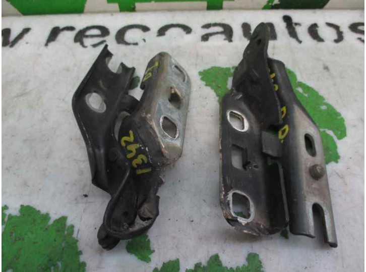 Hood hinge replacement for Citroën Xsara sedan 2.0 HDi OEM IAM reference 