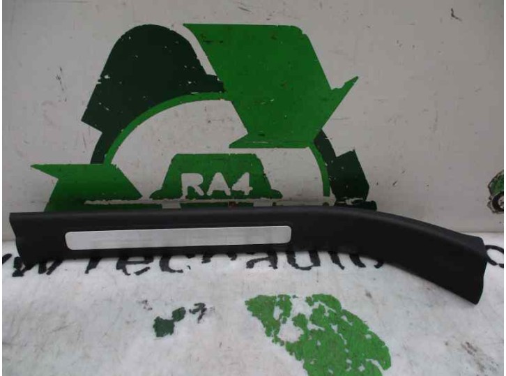 Recambio de moldura para mercedes-benz clase a (w169) 1.7 cat referencia OEM IAM A1696800974 A1696800974 