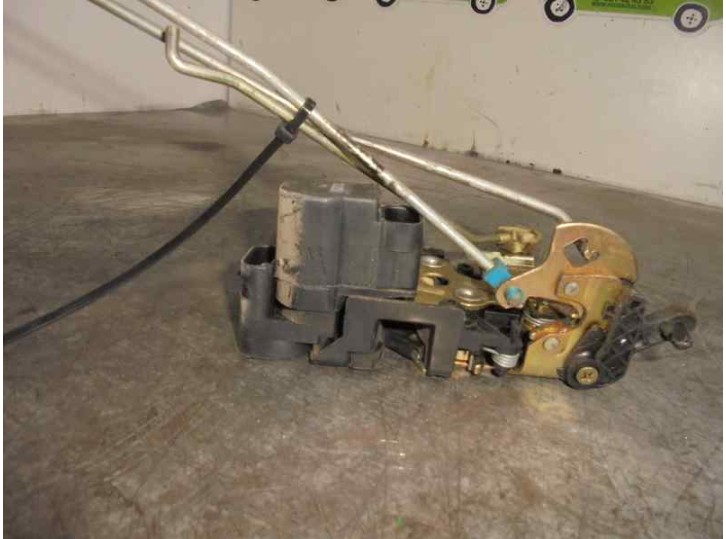 Recambio de cerradura puerta trasera izquierda para daewoo kalos 1.2 cat referencia OEM IAM 96260995 2 PINES 5 PUERTAS