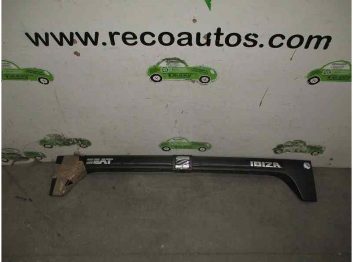 Recambio de embellecedor para seat ibiza (6k) 1.4 referencia OEM IAM 