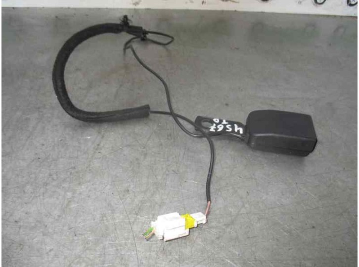 Recambio de enganche cinturon para peugeot 1007 dolce referencia OEM IAM SIN REFE 3 PUERTAS